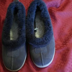 Women's UGG slipper